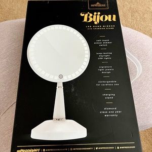 **BRAND NEW** Impressions Bijou LED Hand Mirror with Charging Stand